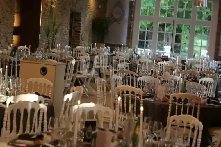 Lieux-mariage-le-mans-magicien-chateau-de-la-vaudere