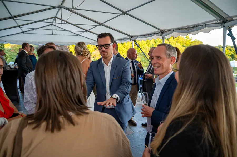 Alexis De La Fuente en prestation, photo de l’article « Animations pour Fête d'Anniversaire »