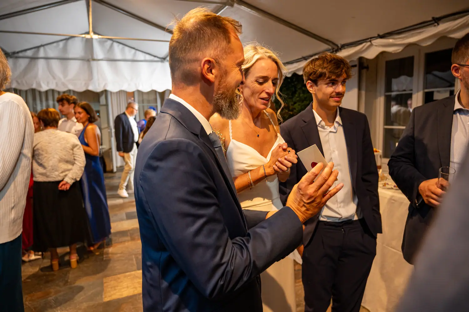 Magicien mariage : avis et conseils pour choisir : Alexis De La Fuente, magicien, en prestation