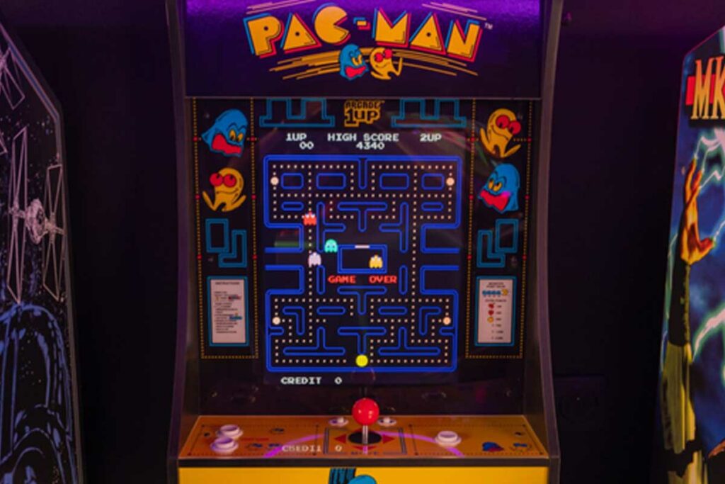 90s-mobile-truck-arcade-babyfoot-chartres-pacman
