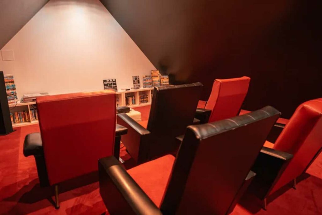 90s-village-gite-cinema