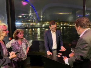 Magicien en Seine-Maritime réalisant un spectacle de magie pour événement privé
