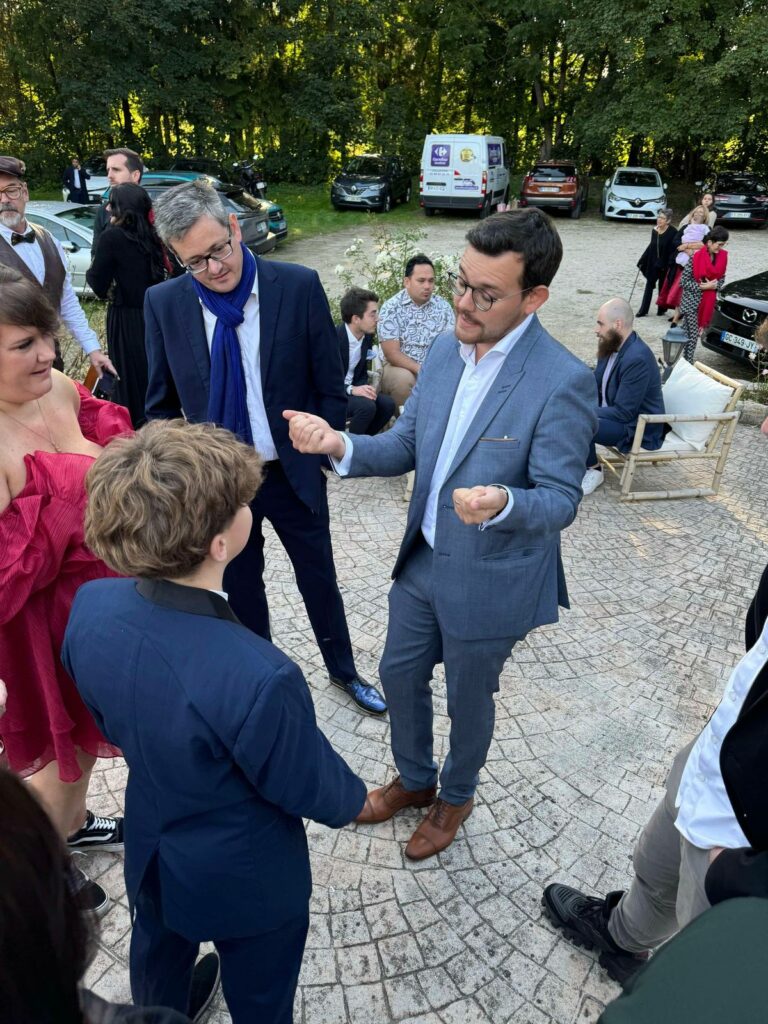 Magicien iPad animant un événement d'entreprise interactif
