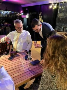 Spectacle de magie à Nantes 2026 avec illusionniste sur scène