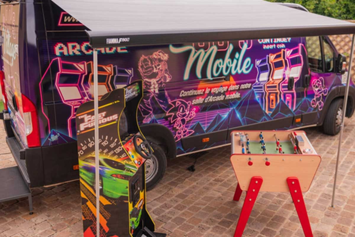 90s-mobile-truck-arcade-babyfoot